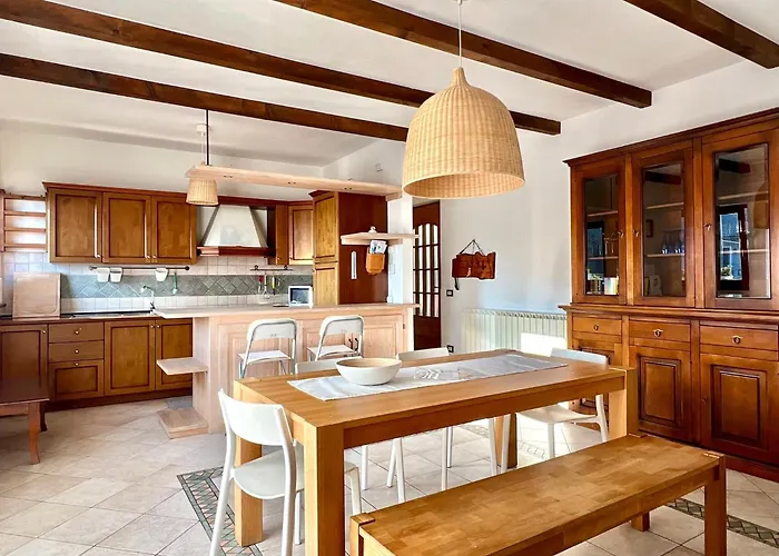 Casa Buri Tatil Evi Trarego